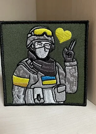 №118 шеврон военный с сердцем 8*8 см