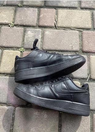 Кроссовки nike air force 40,5 (25,5 см)