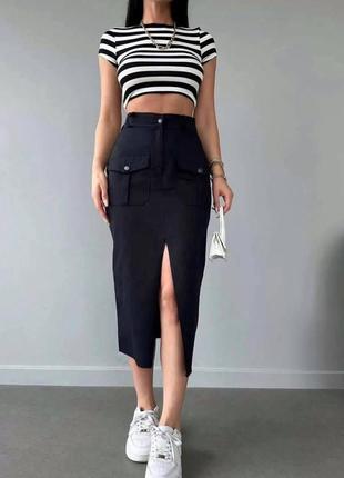 Женская повседневная удлиненная джинсовая юбка с разрезом с накладными карманами (черный, светлый беж)