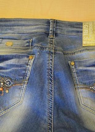Нарядные джинсы с камнями и стразами raw jeans4 фото