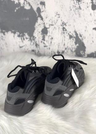 Кроссовки adidas x kanye west yeezy 700 v2 chocolate.5 фото