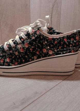 Кеди на танкетці bellacomoda