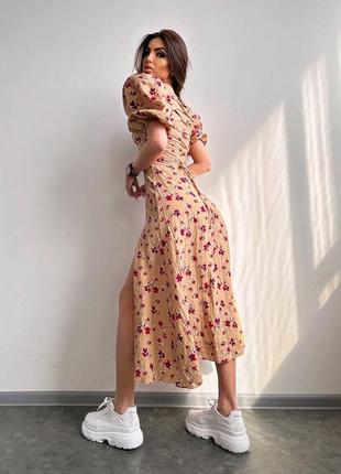 Нежное муслиновое платье миди со шнуровкой и разрезом9 фото