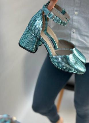 В наявності яскраві туфлі рептилія2 фото