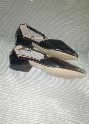 Чудові відкриті шкіряні туфлі  німецького бренду rampendahl 36,5-37 розмір (24 см)3 фото