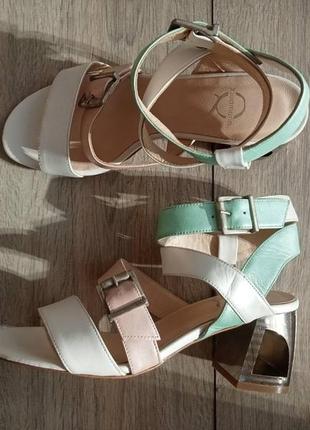 Босоніжки пастельні шкіряні