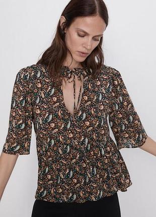 Гарний топ з чокером zara/блузка/блуза