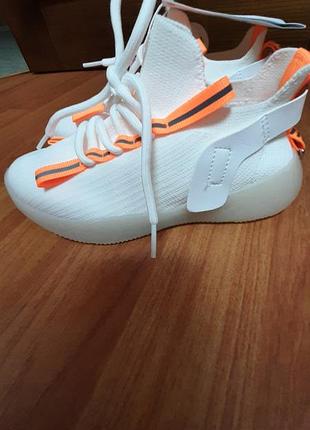 Кроссы sinsay новые!!!