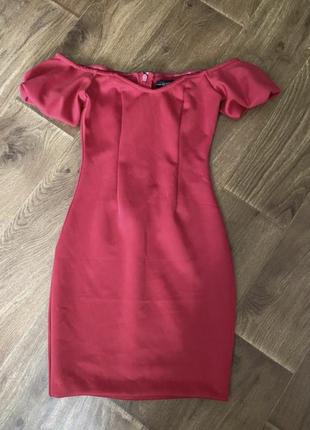 Червона сукня по фігурі плаття guess новое платье с открытыми плёсами красное платье мини5 фото