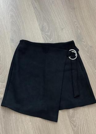 Черная мини юбка из эко замши