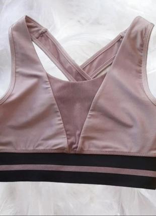 Спортивный кроп топ