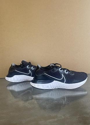 Nike renew run