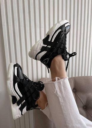 Шкіряні кросівки на шнуровці