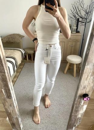 Джинсы slim mom от pull & bear