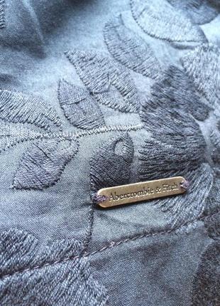 Шикарная мини юбка с вышивкой abercrombie & fitch