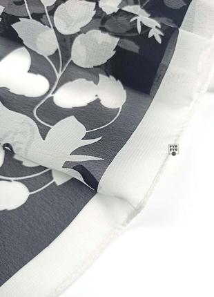 Тонкий прозорий шарф шифоновий на голову, шию чорно-білий у квіточку новий3 фото