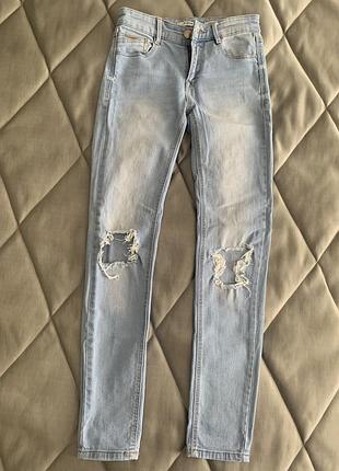 Джинси stradivarius