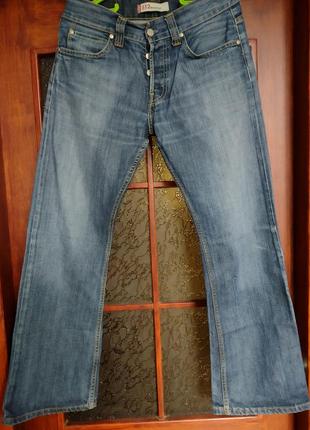 Levis 512 — модель із ширінкою на ґудзиках w 31 l 32