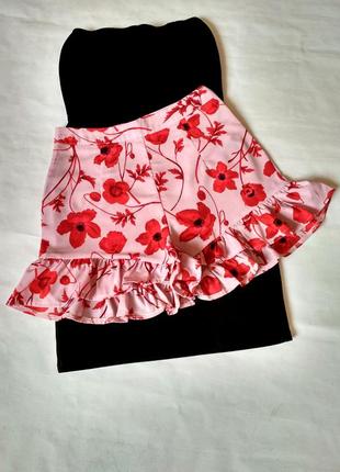 Шорты юбка с рюшами в цветы фирмы missguided