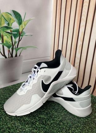 Nike legend essential