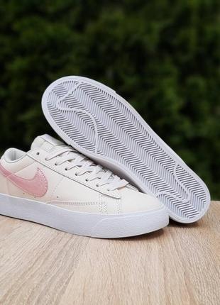 Женские кроссовки nike blazer низкие бежевые розовая кома летние кроссовки найк блезер5 фото