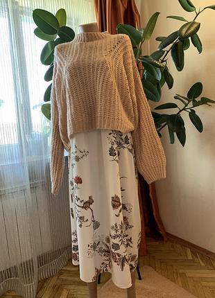 Красивый свети пудрового цвета stradivarius