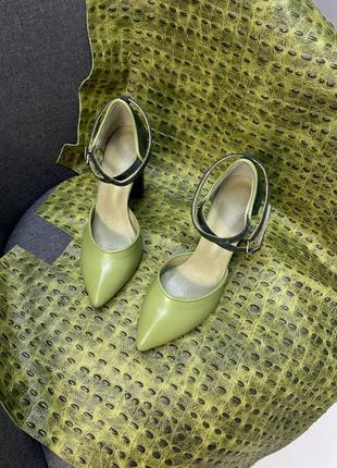 Туфли женские из натуральной итальянской кожи и замша женские на каблуке зелёные6 фото