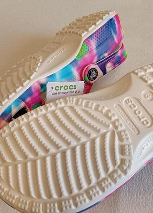 Crocs classic tie dye clogs
 сабо женские крокс, оригинал.10 фото