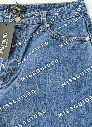 Голубые джинсы с надписями missguided4 фото