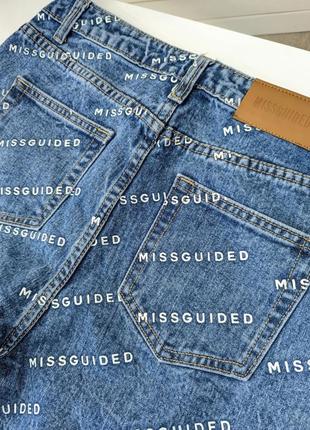 Голубые джинсы с надписями missguided5 фото