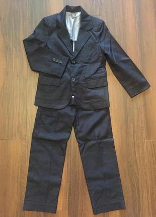 Крутий класичний костюм на маленького модника !