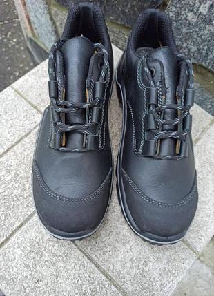 Рабочие ботинки, обувь защитная, защитные полуботинки uvex моушн лайт s3 src9 фото