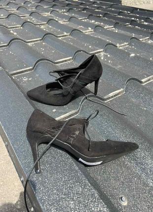 Фирменные шикарные модельные черные туфли 40 размер