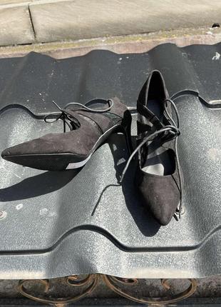 Фирменные шикарные модельные черные туфли 40 размер5 фото
