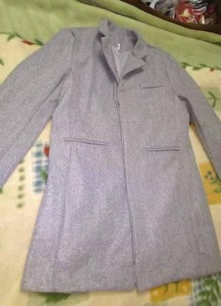 Пальто/сірого кольору.