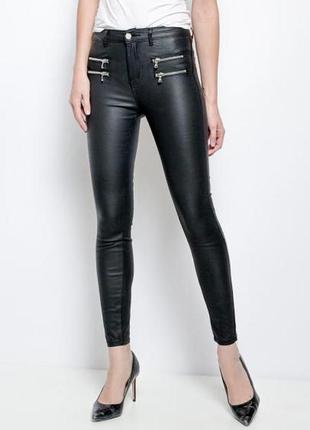 Блестящие брюки штаны с напылением под кожу латекс латексные виниловые со змейками чёрные классика1 фото