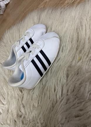 Продам кроссовки adidas2 фото