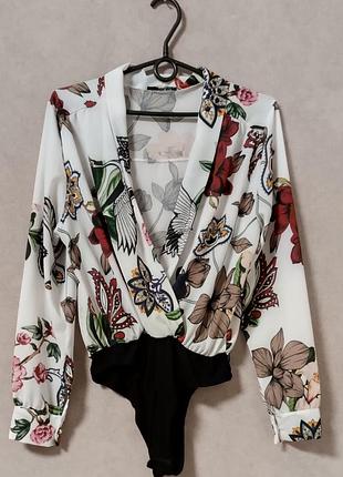 Боди рубашка блуза quiz белая в цветочный принт