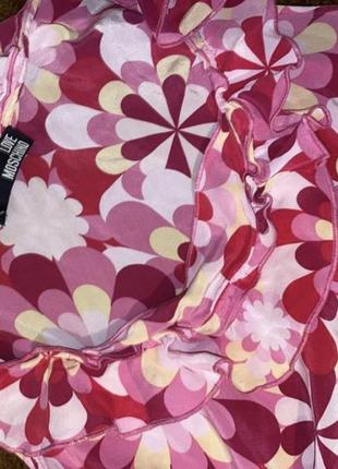 Шовкова блуза з рюшами love moschino шелковая блуза с оборками нарядная блуза в цветочный принт оригинал5 фото