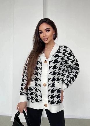 Стильная кофта свободного кроя oversize