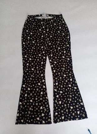 Трикотажные брюки брюки брючины asos в цветочный принт клеш мом