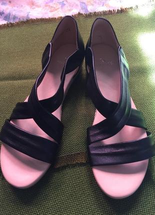 Шкіряні босоніжки оригінал