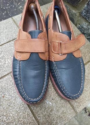 Комфортні шкіряні туфлі, топсайдери leonal