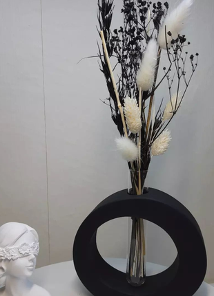 Ваза в стилі мінімалізм