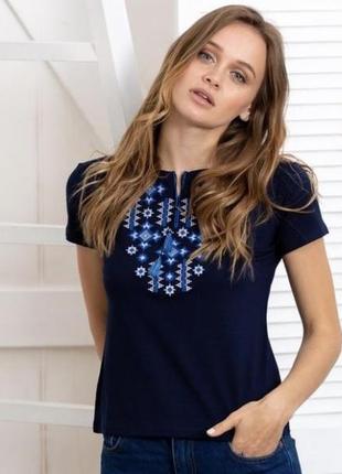 Женская вышитая футболка опьяняющее сияние с синим на темно-синей ткани