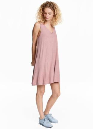 Пудровое платье майка с v вырезом hm