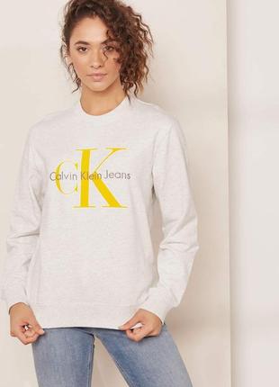 Свитшот женский белого цвета calvin klein.