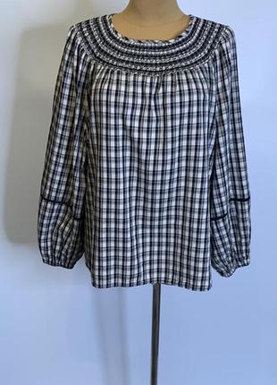 Стильная блуза с пышным рукавом