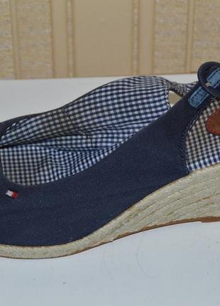 Босоножки tommy hilfiger размер 40 39, босоножки
