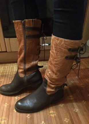 Ефектні руді чоботи зі шнурівкою